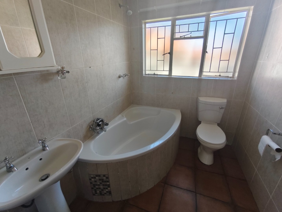 To Let 2 Bedroom Property for Rent in Langenhovenpark Free State